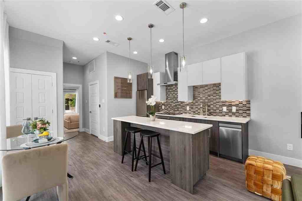 119 Merritt St #403 - Photo 2 of 5