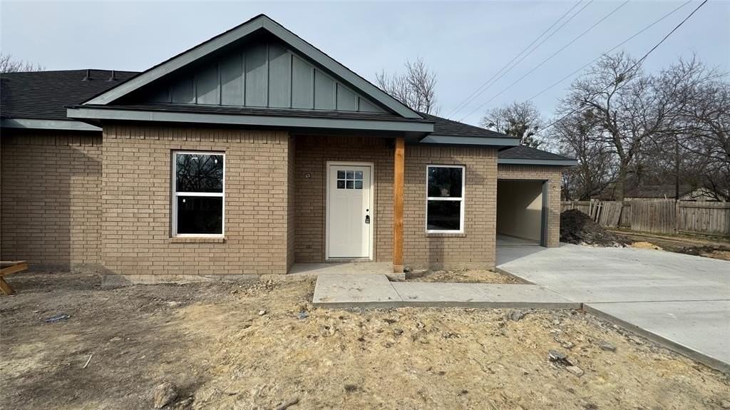 502 W Sanger St - Photo 2 of 8