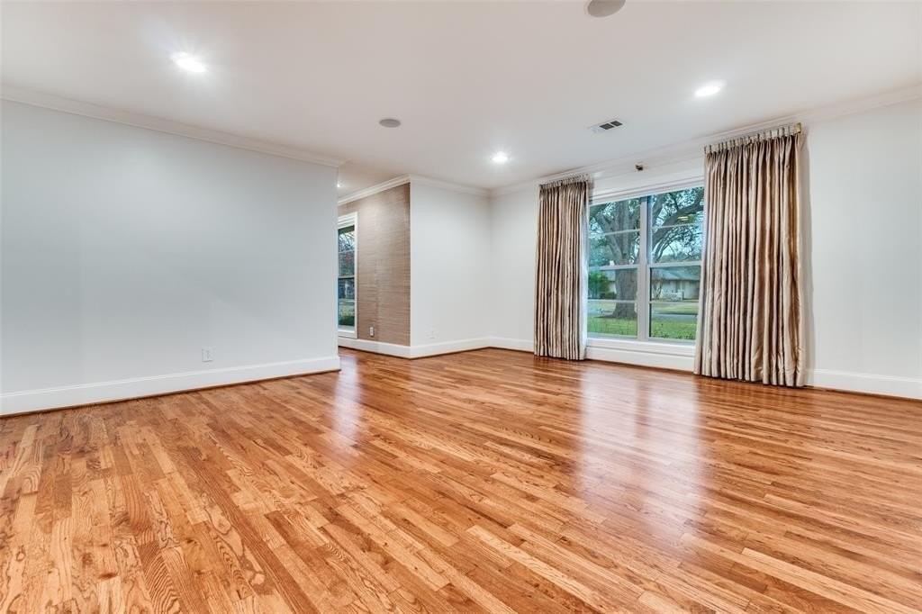 4526 Myerwood Ln - Photo 4 of 25