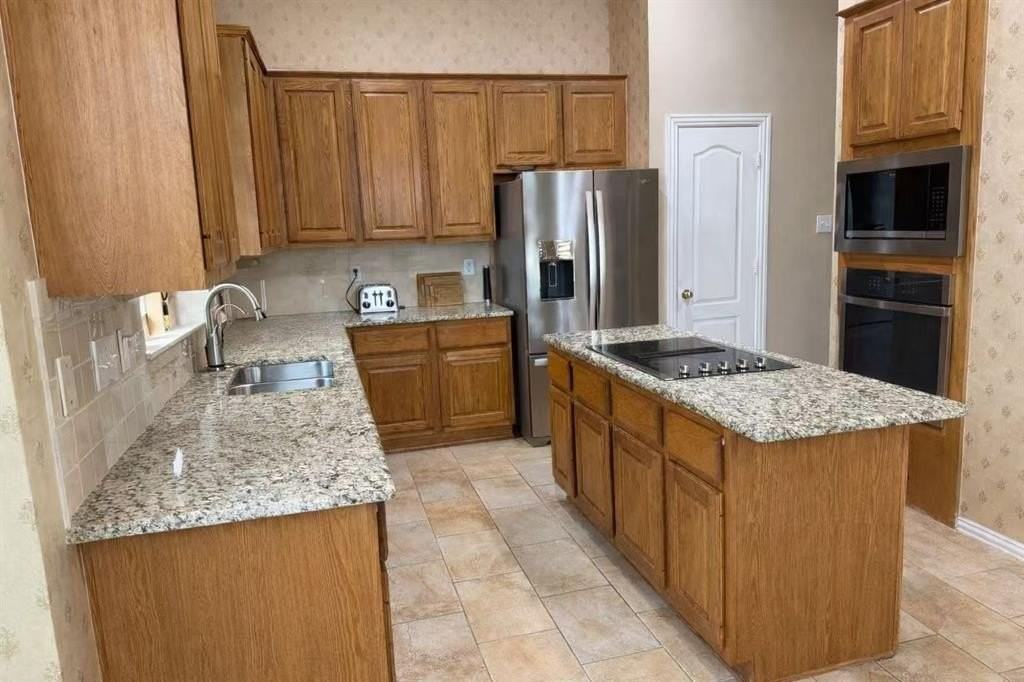 4640 Wales Dr - Photo 3 of 21