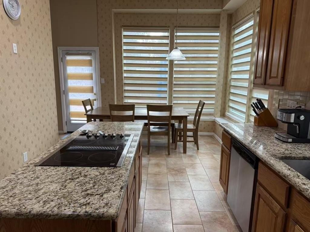 4640 Wales Dr - Photo 4 of 21