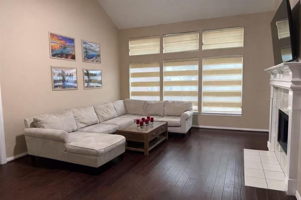 4640 Wales Dr - Photo 5 of 21