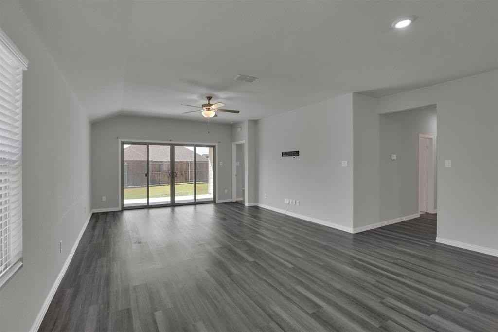 523 Deer Canyon Way - Photo 7 of 39