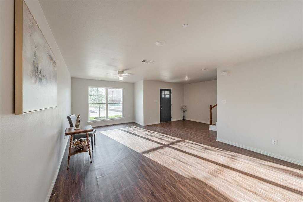 6215 Roby Dr - Photo 5 of 29