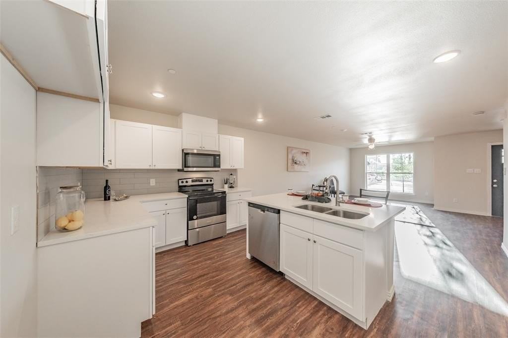 6215 Roby Dr - Photo 7 of 29