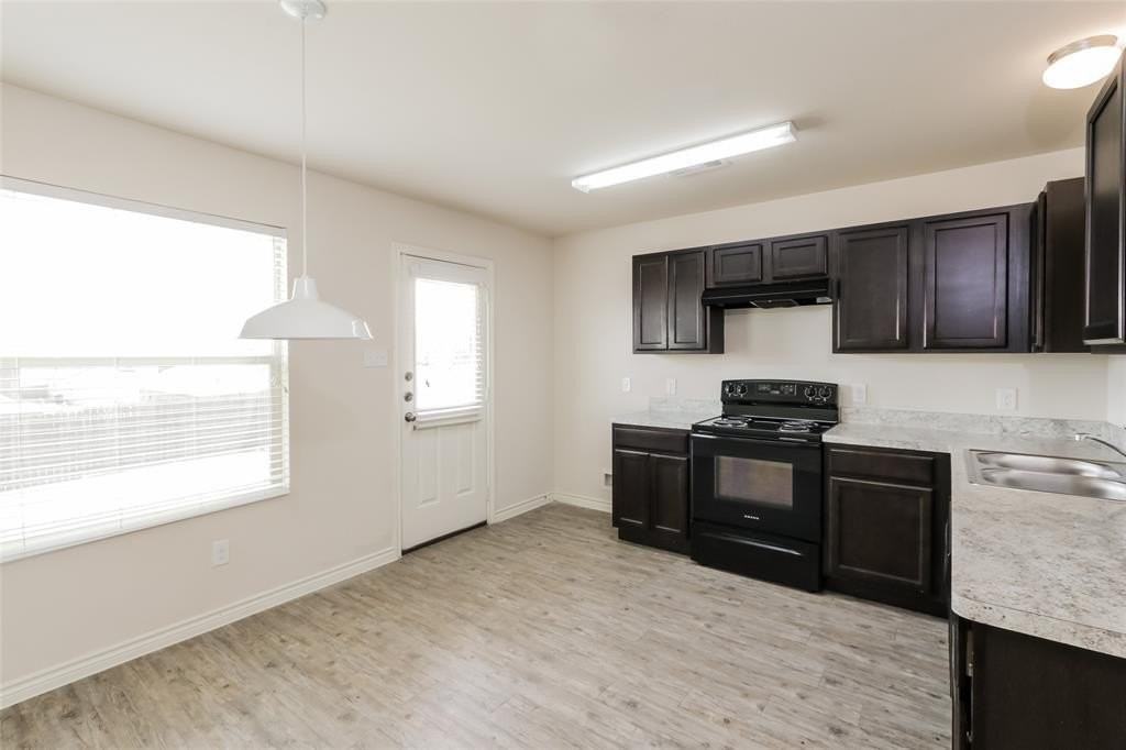 1707 Bobolink Dr - Photo 4 of 16