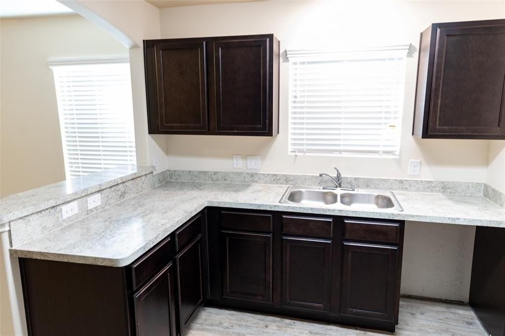 3106 Robin Rd - Photo 5 of 20