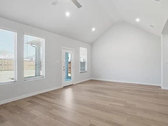 641 Poppy Ln - Photo 3 of 12