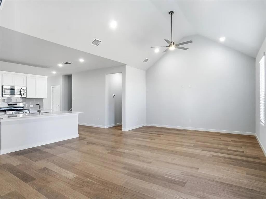 641 Poppy Ln - Photo 4 of 12