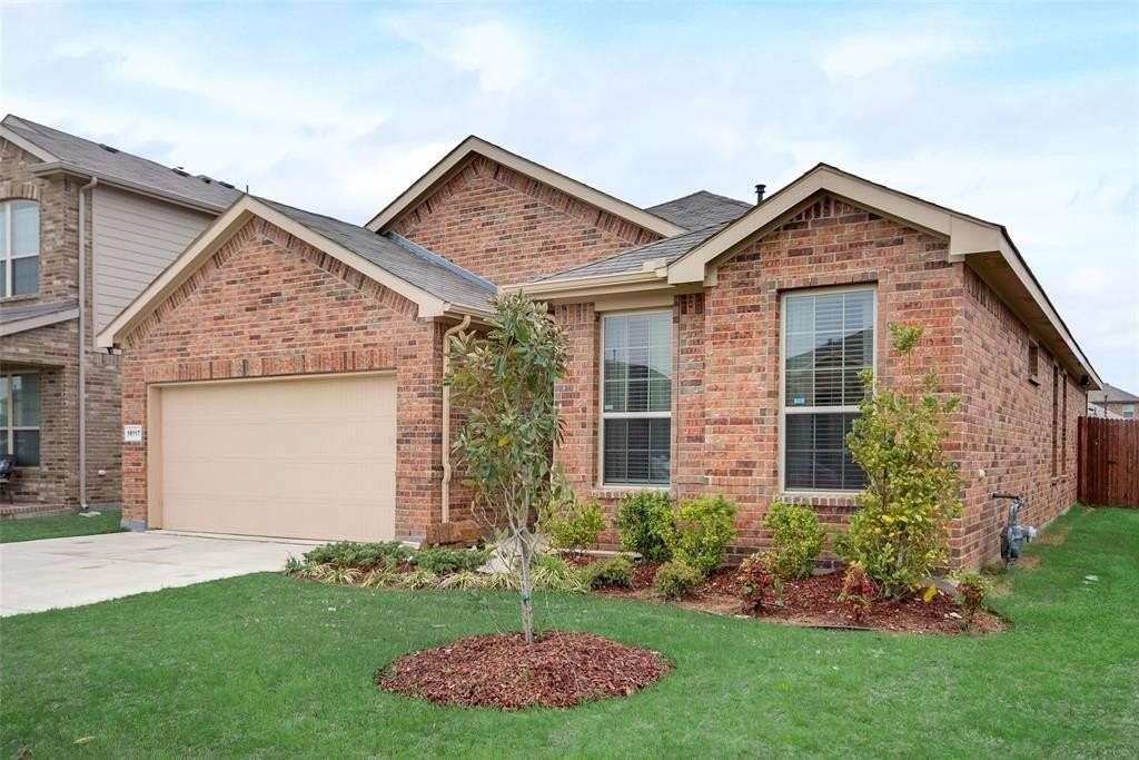 10117 Burtrum Dr - Photo 3 of 35