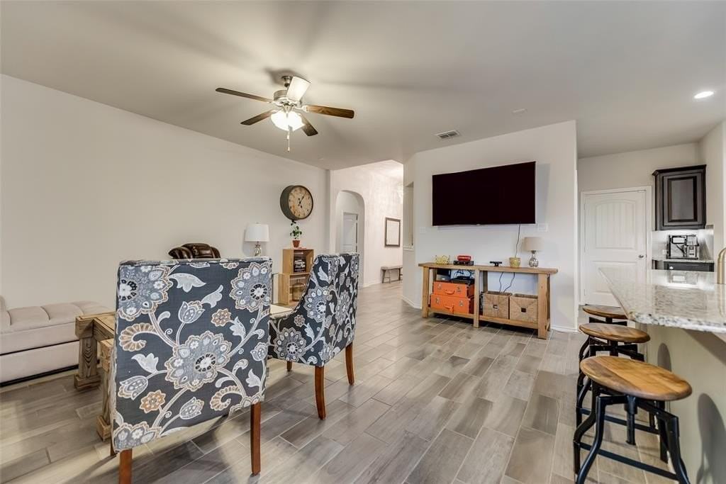 10117 Burtrum Dr - Photo 7 of 35