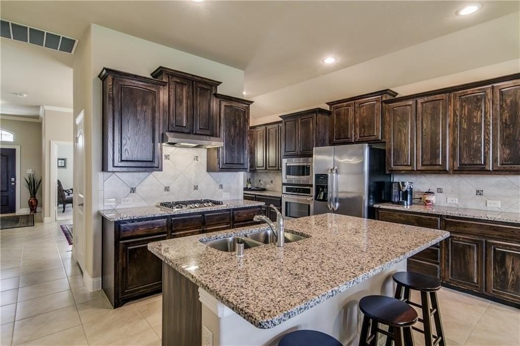 539 Bassett Hall Rd - Photo 4 of 25