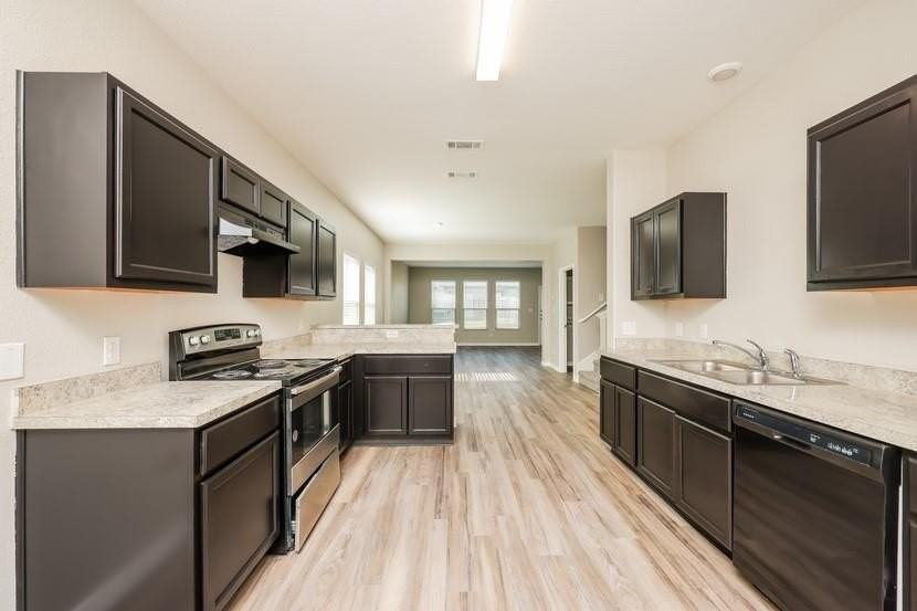 1930 Jasmine Dr - Photo 2 of 12