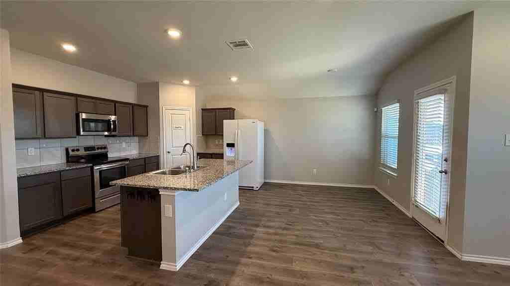 802 Turnbuckle Ct - Photo 4 of 17