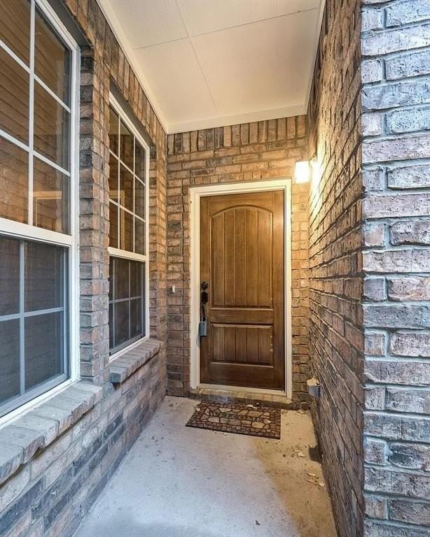 5852 Clearwater Dr - Photo 3 of 26