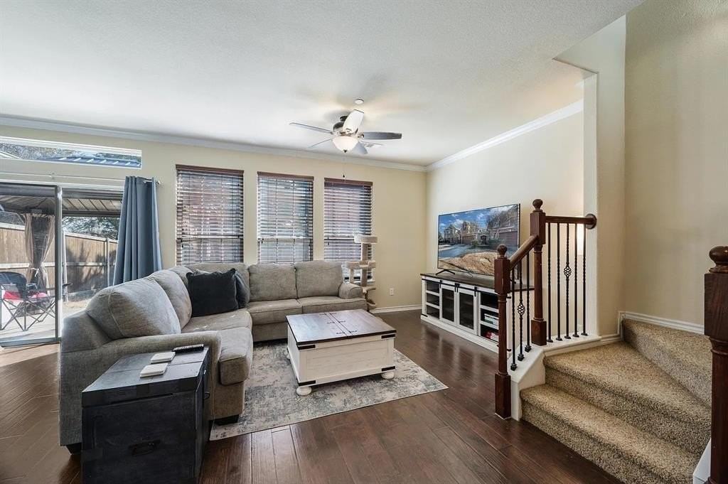 5852 Clearwater Dr - Photo 5 of 26