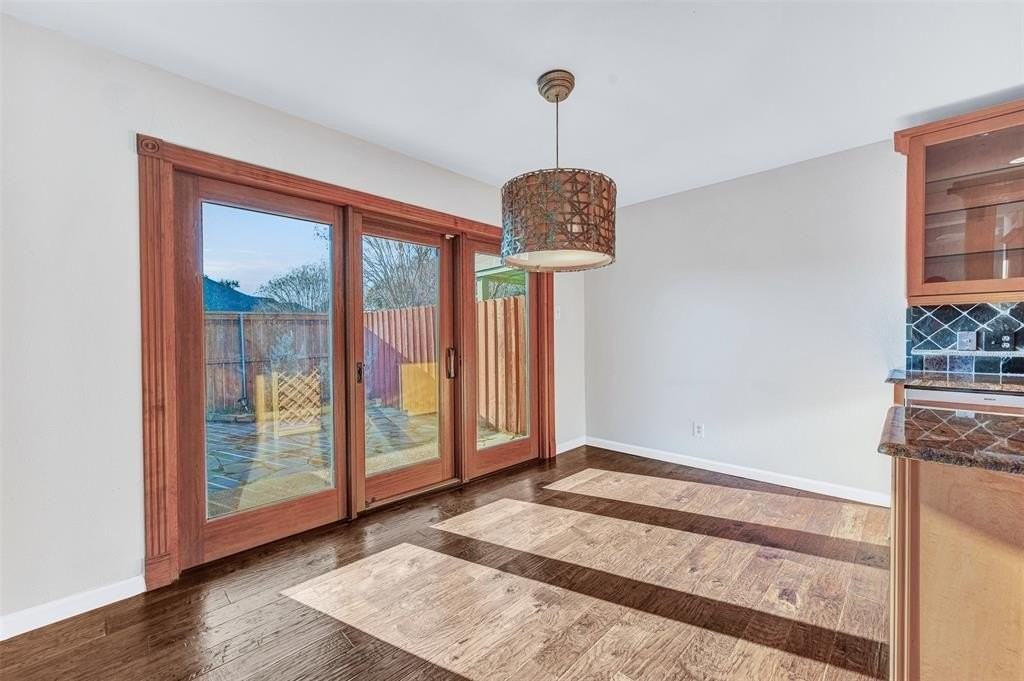 2901 Country Place Cir - Photo 5 of 30