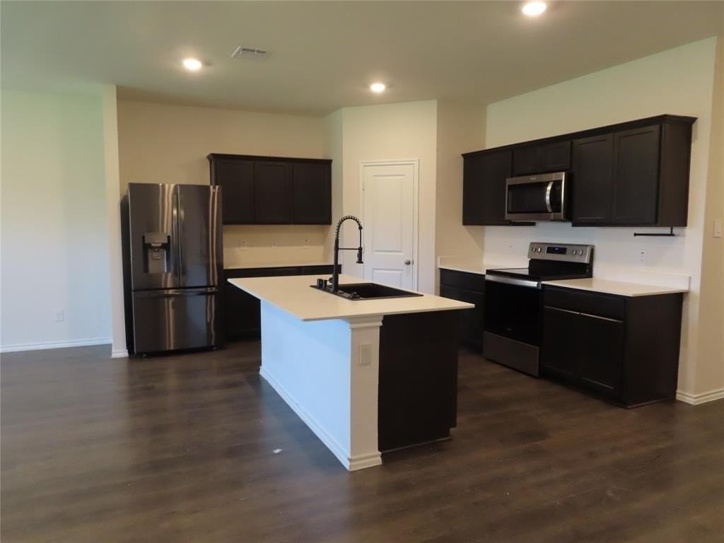 3037 Zinnia St - Photo 4 of 21