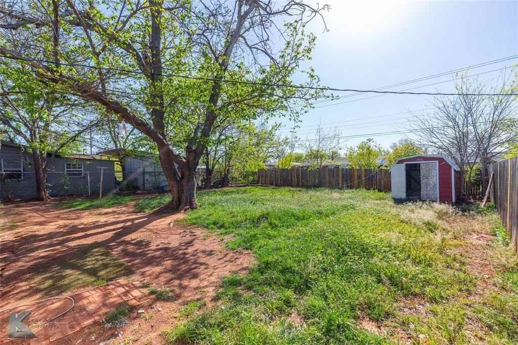 2326 N Mockingbird Ln - Photo 3 of 24