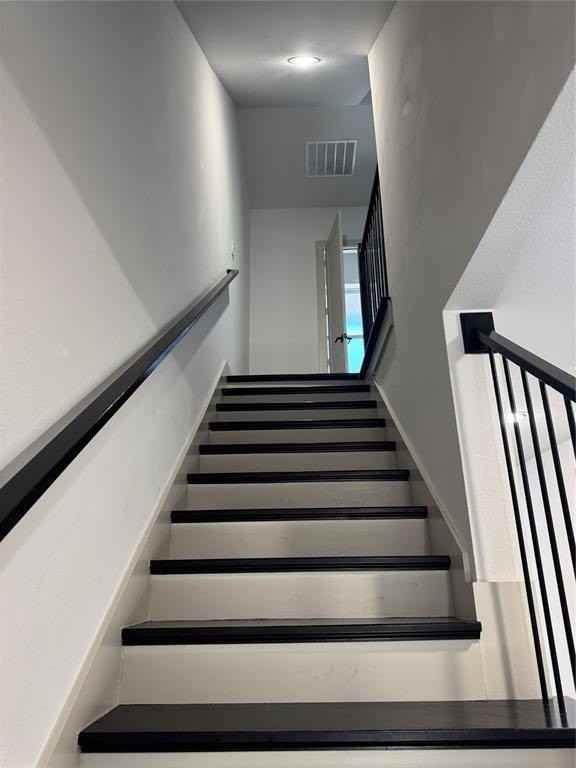 2511 Carolwood Ln - Photo 6 of 28