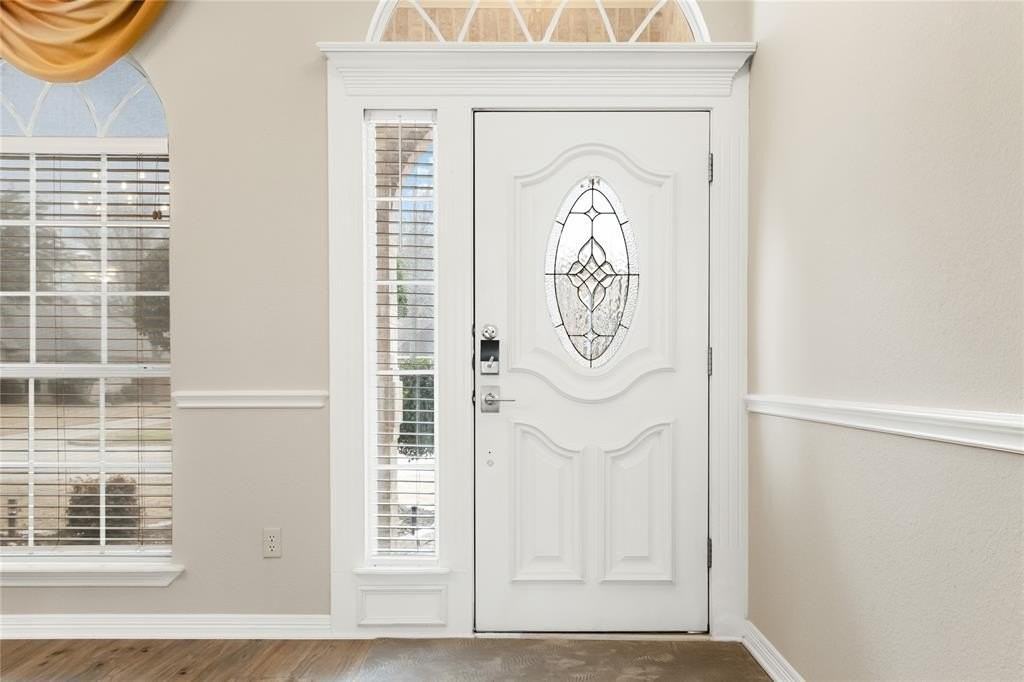 118 W Greenbriar Ln - Photo 4 of 40