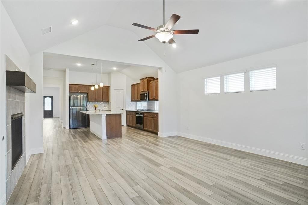 239 Tallgrass Dr - Photo 3 of 17