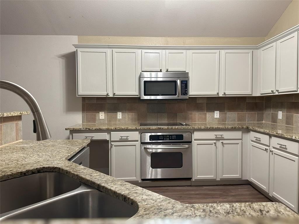 3208 Avery Ln - Photo 5 of 16