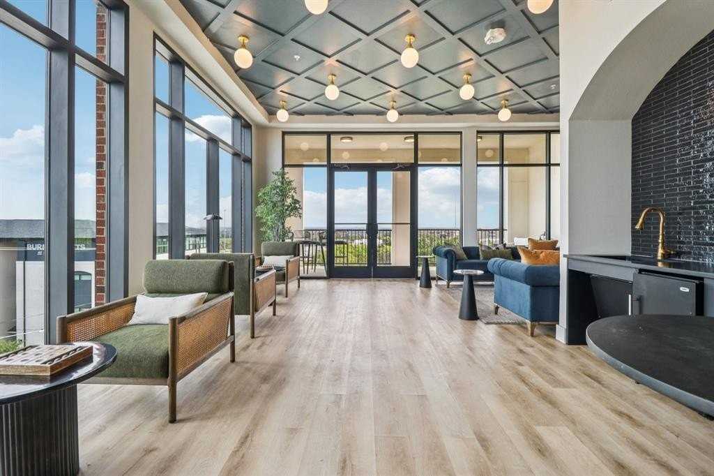 405 N Ewing Ave #406