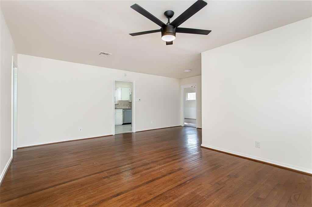 6908 Wake Forrest Dr - Photo 2 of 34