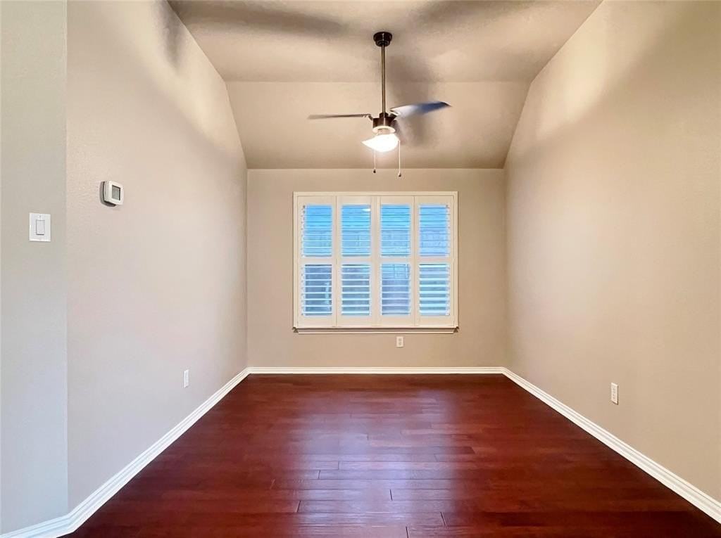 505 Maverick Dr - Photo 3 of 22