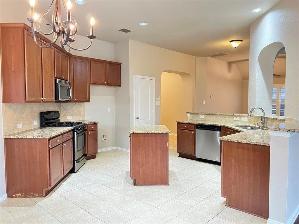 505 Maverick Dr - Photo 5 of 22