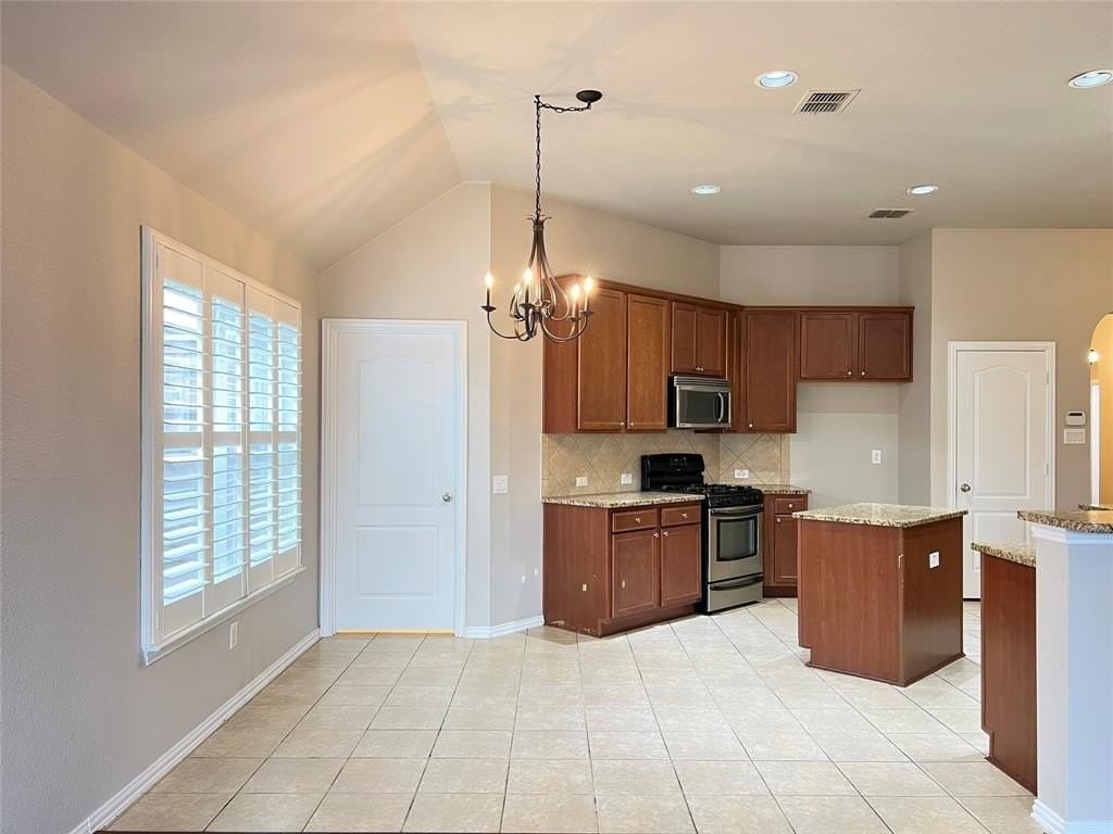 505 Maverick Dr - Photo 6 of 22