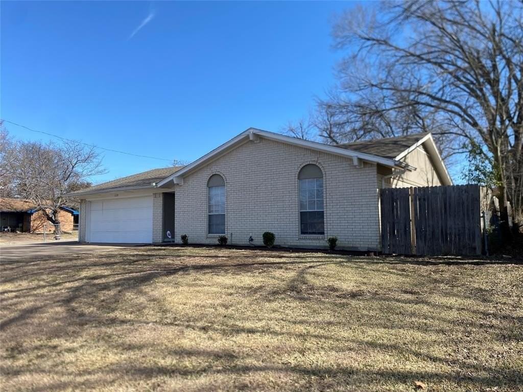 1119 Libra Dr - Photo 2 of 18