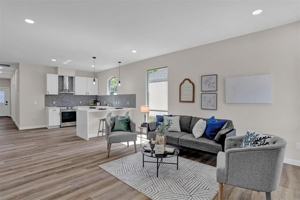 featured image of 705 E Hanna St