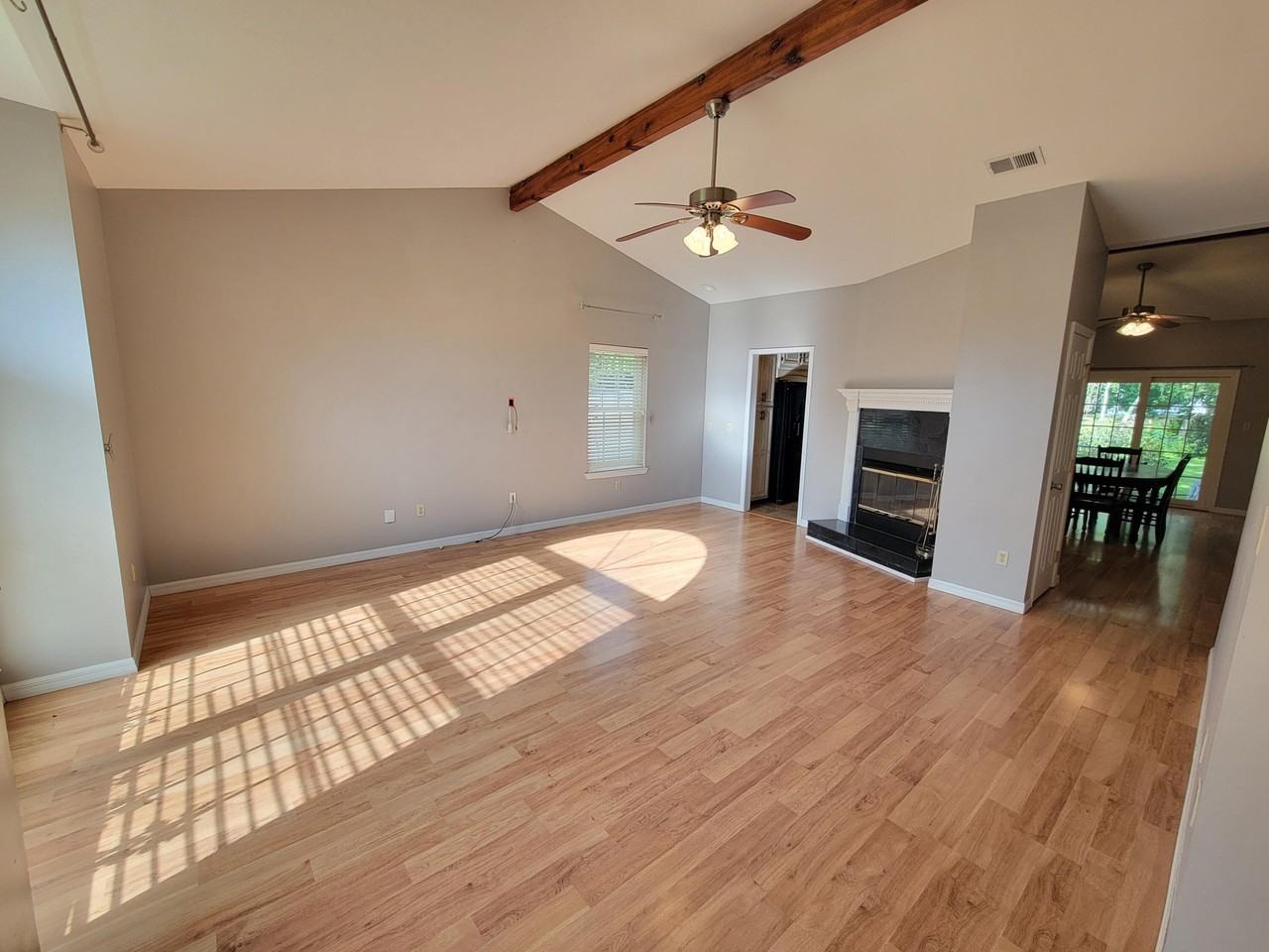 2225 Prytania Cir - Photo 2 of 20