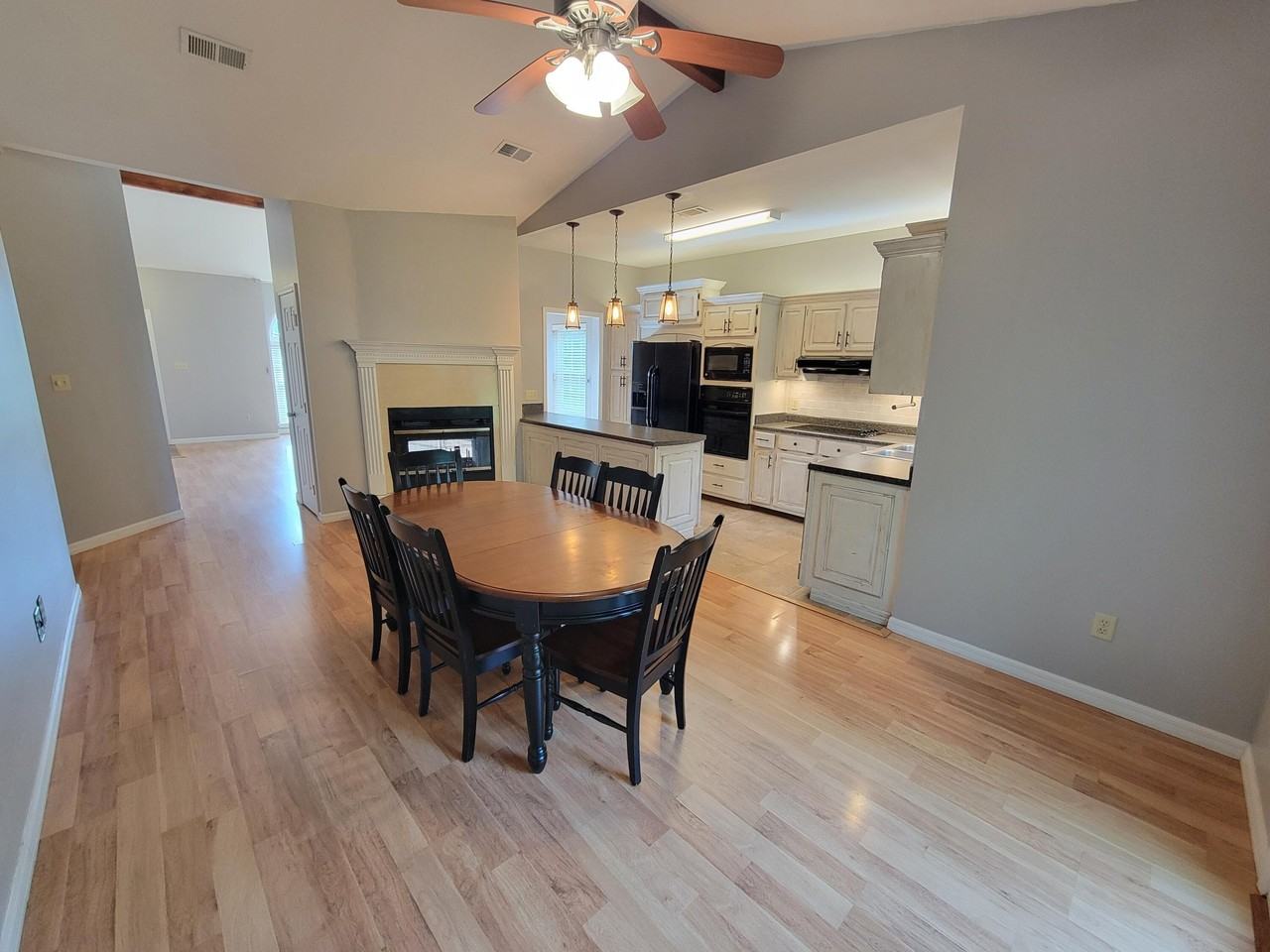 2225 Prytania Cir - Photo 6 of 20