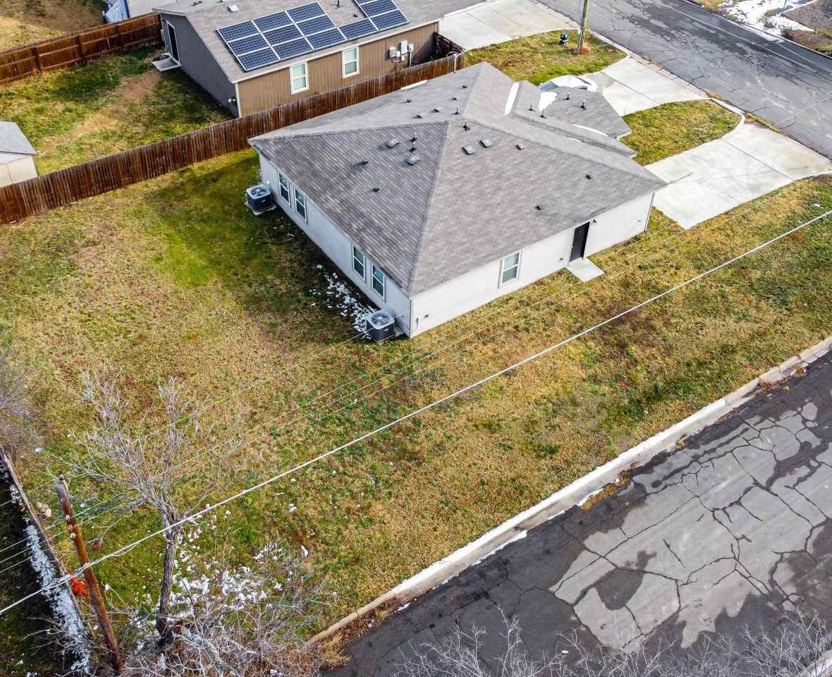 1701 N Park St #A - Photo 3 of 21