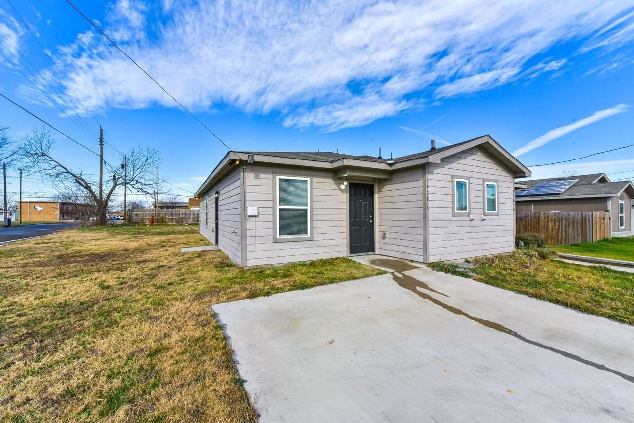 1701 N Park St #A - Photo 7 of 21