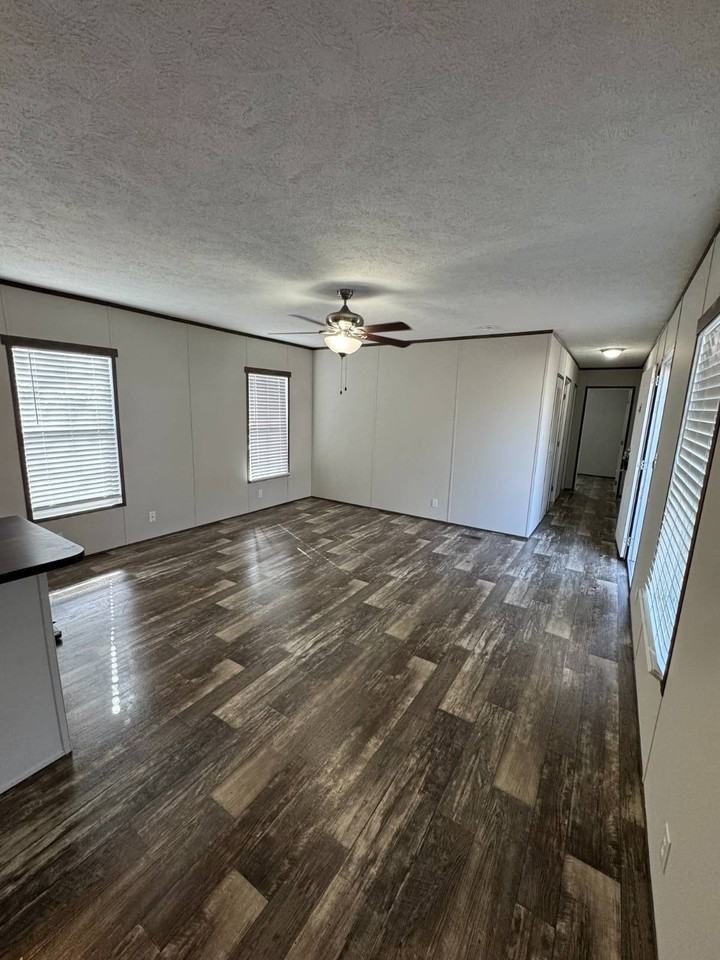 150 Oxford Cir - Photo 4 of 13