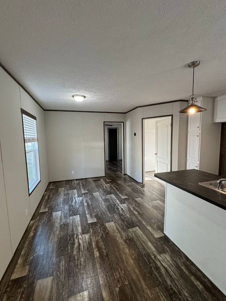 150 Oxford Cir - Photo 5 of 13