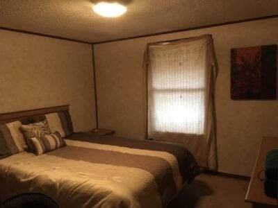 3141 33rd NE St #E - Photo 5 of 8