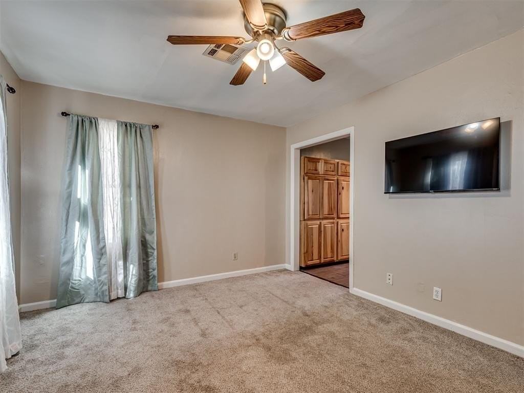 211 W Dale St - Photo 4 of 24