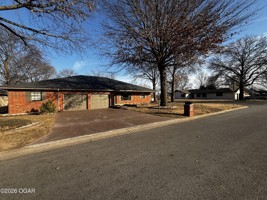 featured image of 3229 Delaware Ave