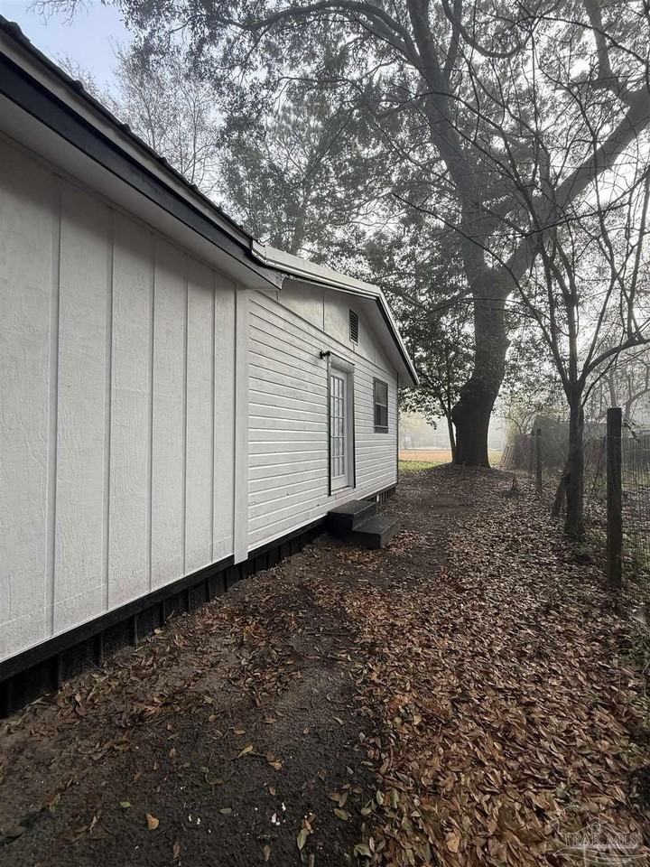 8024 Hayworth Ave - Photo 3 of 16