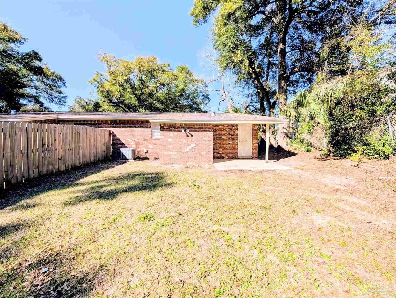 23 Redwood Cir Unit B #B - Photo 3 of 20