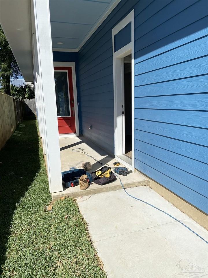 605 S N St - Photo 2 of 9