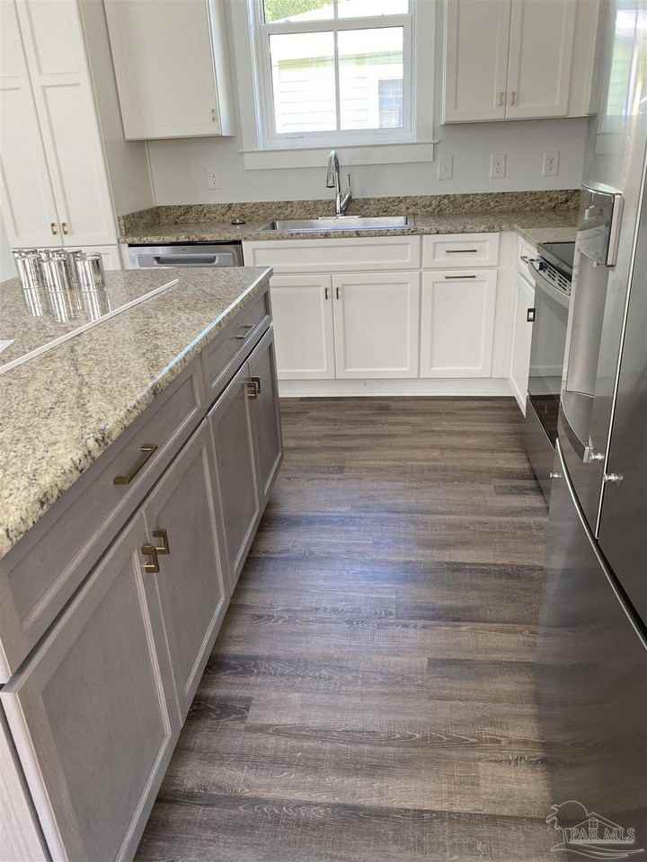 605 S N St - Photo 4 of 9