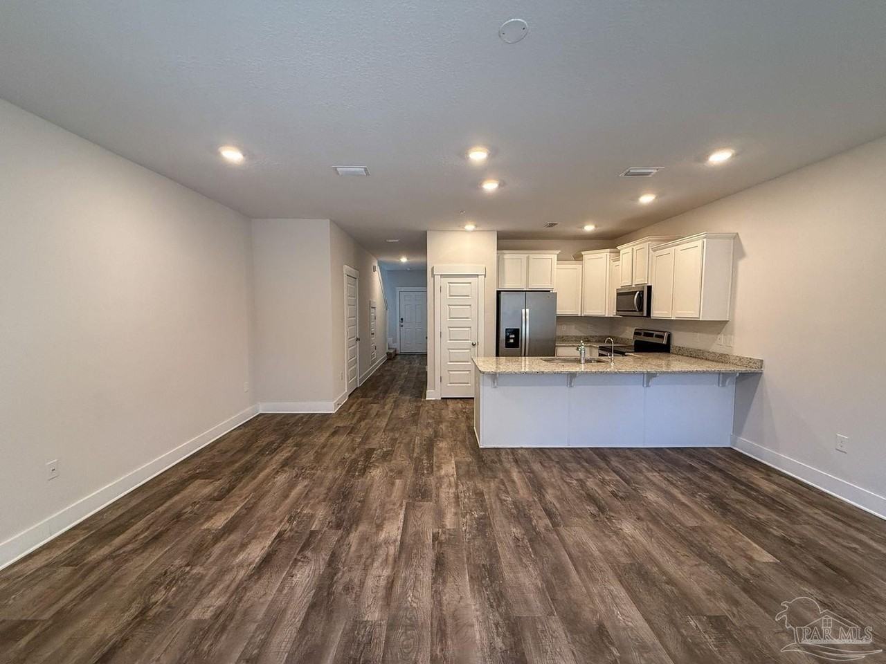 1559 Iroquois Ct - Photo 2 of 19