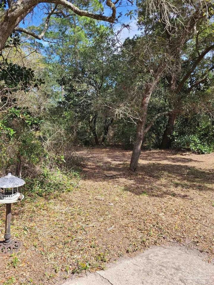 3023 Laurel Dr - Photo 7 of 38