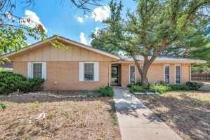 featured image of 2211 Ward St